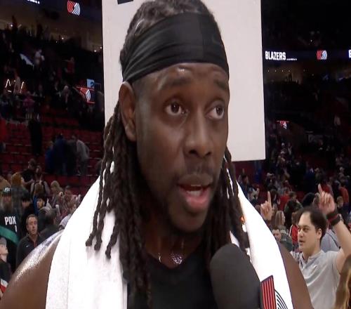 霍勒迪：亨德森的發(fā)揮令人鼓舞，連續(xù)客場我們時(shí)刻準(zhǔn)備著