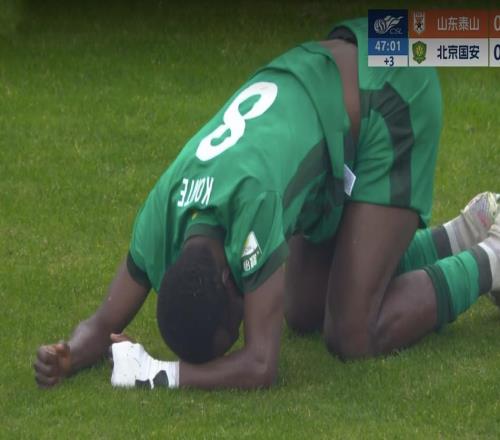 再勝國安！10年不勝魔咒，中超大戰(zhàn)：克雷桑造2球，泰山第1支清0