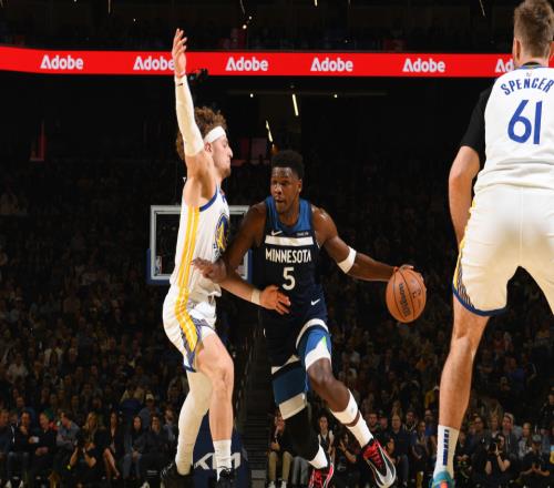 華子42+8+5拒逆轉(zhuǎn)！庫(kù)里生日夜勇士3人傷退4連敗波神20+4難救主