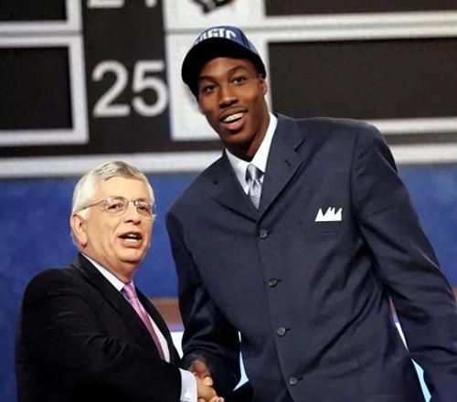 霍華德官宣退役，18年NBA傳奇謝幕，退休金數(shù)額曝光太驚喜