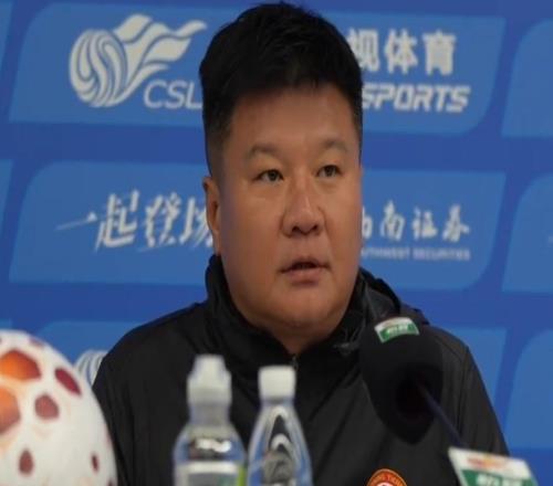 李金羽：對比上場的總結效果，我對隊員今天表現(xiàn)還是比較滿意