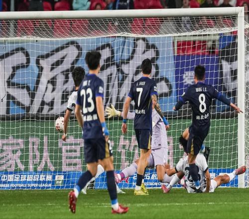 毫無章法，大牌外援不適配推翻大連打法！留給李國旭的時間不多了