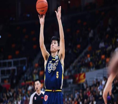 根本不給機(jī)會(huì)！廣東男籃兩大新星逐漸被邊緣化，杜鋒任人唯親