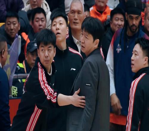 爆砍42分！克里斯大號2雙，CBA焦點1戰(zhàn)：山東險勝，2大外援咋回事