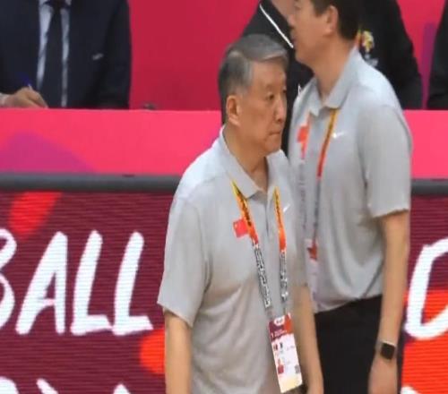 女籃勝南蘇丹！宮魯鳴淡定，張子宇摟王思雨，張曼曼陳玉婕總結(jié)！