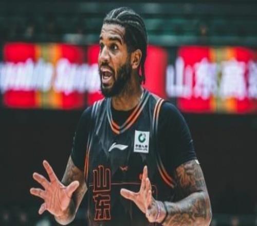 大發(fā)神威，山東外援克里斯20中15爆砍42分13板5助2斷1帽