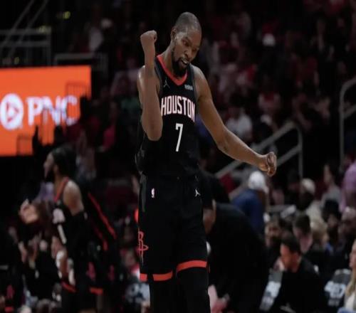 杜蘭特談關(guān)鍵中投：暫停時(shí)我也挺緊張，努力憑基本功將球投進(jìn)