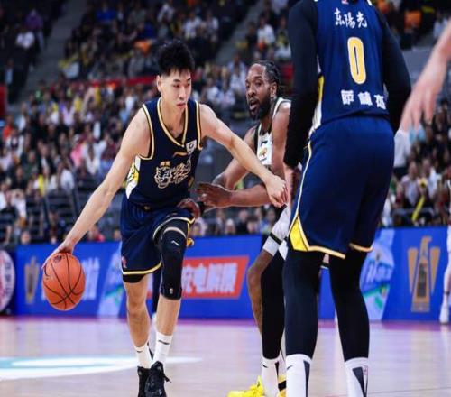 廣東慘敗暴露致命短板！8名國內(nèi)球員僅18分，杜鋒沖冠夢徹底破碎