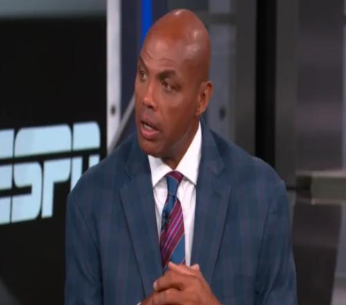 領(lǐng)先20分還投3分巴克利：在我的年代，你會(huì)被狠狠打到替補(bǔ)席！