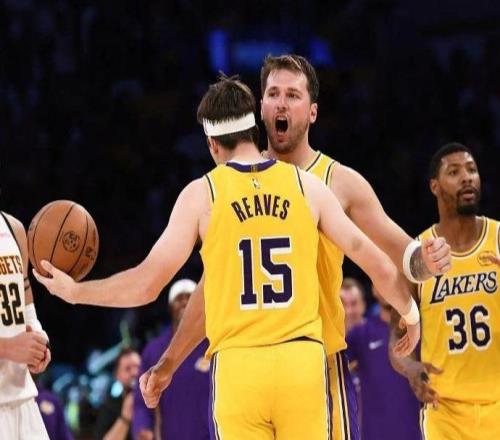 詹皇吹爆里夫斯那是大師級的打鐵因為大家都想罰進沒人會練罰丟