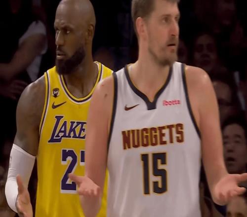 四手連“攤”，詹姆斯與約基奇均對裁判不滿同時攤手抗議