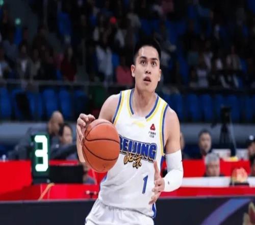 北京9885戰(zhàn)勝廣州球員評價(jià)：4人優(yōu)秀，3人及格，3人低迷