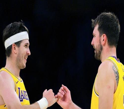 拒絕17分大逆轉(zhuǎn)！東契奇拯救湖人！全場狂歡慶祝，里夫斯神操作