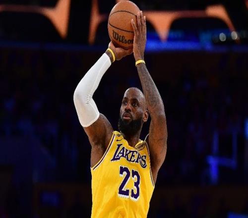 湖人127125掘金迎4利好！艾頓+里弗斯連爆，詹姆斯驚喜防守！