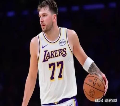 湖人絕殺進(jìn)前三，東契奇小里滿分，詹姆斯功過相抵兩角色球員閃光