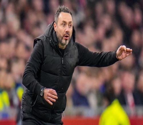 記者：多家俱樂部對德澤爾比感興趣，他是熱刺主帥主要候選人