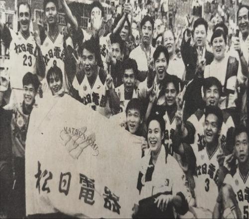 河南球迷被批足球流氓，“徐三謝”到底該不該被罵