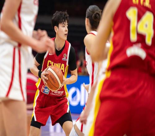 蘇群：中國(guó)女籃后面很難有李夢(mèng)了張子宇跟現(xiàn)代籃球節(jié)奏脫節(jié)