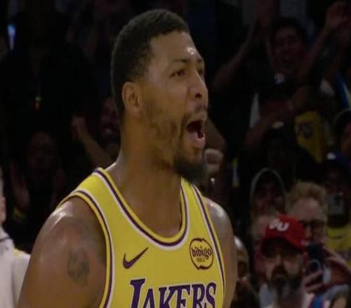 斯馬特：隊(duì)友們無比信任彼此，本場(chǎng)勝利對(duì)準(zhǔn)備季后賽意義重大