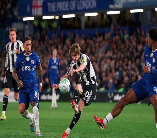 曼联中场新核浮现！卡塞米罗钦点同胞，红魔挖角纽卡斯尔双星