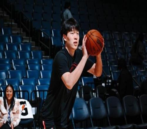 發(fā)展聯(lián)盟背靠背創(chuàng)新高楊瀚森詮釋籃球不說(shuō)謊