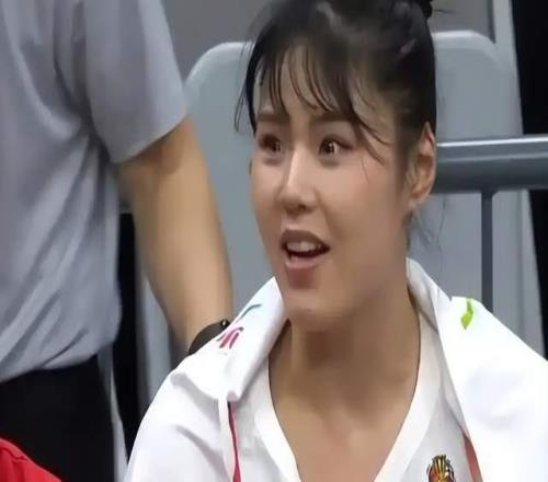 险胜非洲鱼腩，李月汝为何含泪哽咽原因找到了，宫鲁鸣会改变吗