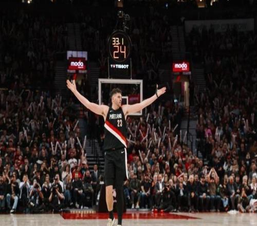 摆烂大年鹤立鸡群！开拓者有望超勇士拿到主场优势