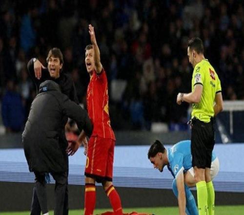 意甲驚魂一幕：萊切球員賽場(chǎng)突發(fā)暈厥倒地