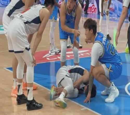 0分，徐杰又0分！全明星票王徹底拉胯......