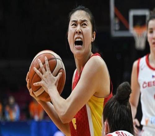 王思雨關(guān)鍵9分殺死比賽！中國女籃力擒捷克