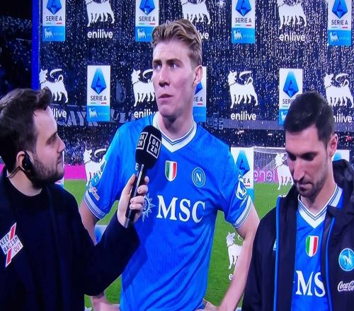 霍伊倫：為那不勒斯效力讓我成長德布勞內(nèi)的回歸至關(guān)重要