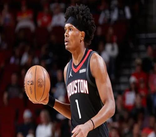 申京沒有出場，結(jié)果火箭后場新星打出了準三雙的亮眼數(shù)據(jù)