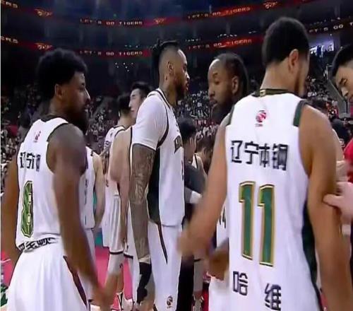 廣東隊(duì)主場16分慘敗，崔永熙首秀2分3籃板，莫蘭德21籃板
