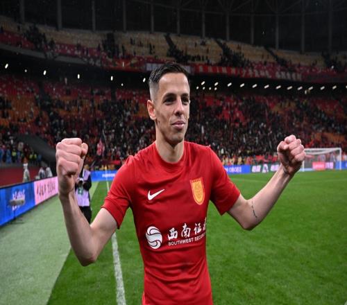 重慶銅梁龍豪取中超首勝：球迷熱情點(diǎn)燃龍興體育場，主教練直呼“震撼”