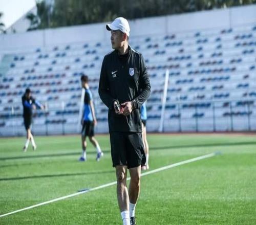 李國(guó)旭沒(méi)辭職，大連踢海港不拿分準(zhǔn)備換帥吧，主場(chǎng)加成是救命稻草