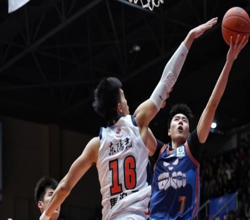 79比129惨败50分！辽篮苦主惨遭25连败：CBA一冠王溃不成军