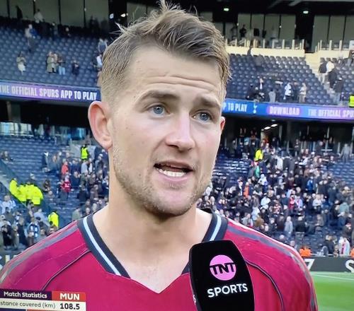 德里赫特恐賽季提前報(bào)銷！曼聯(lián)續(xù)約馬奎爾成定局，恐被迫再買中衛(wèi)