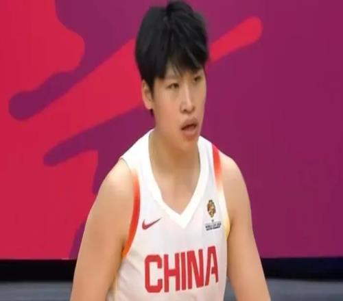 帶了又不用！廣東大腿3戰(zhàn)僅2分4板，球迷質(zhì)問：為何不選劉禹彤