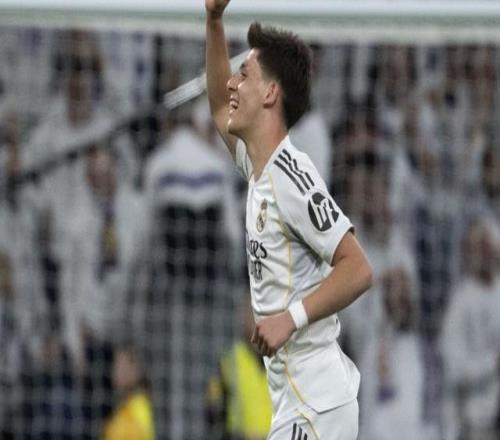 41！皇馬西甲2連勝：榜首2強差1分，巴薩沒退路，11輪4場惡戰(zhàn)