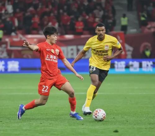 中超第二輪，上海海港41青島西海岸