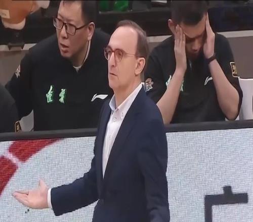 乌戈：我们统治了篮板球莫兰德和付豪表现出色赢得一场团队的胜利