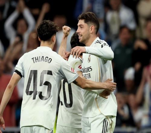 41！居萊爾后場(chǎng)驚天吊射，巴爾韋德世界波2場(chǎng)4球，皇馬橫掃復(fù)仇