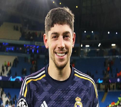 皇馬基石只能是他！獨(dú)中三元擊退曼城，又率隊(duì)全取三分