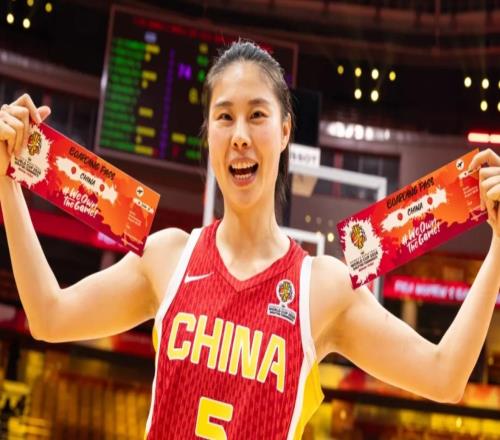 兩分鐘9分+決勝5分！女籃31歲王牌連獻(xiàn)關(guān)鍵球隋菲菲：少有大心臟