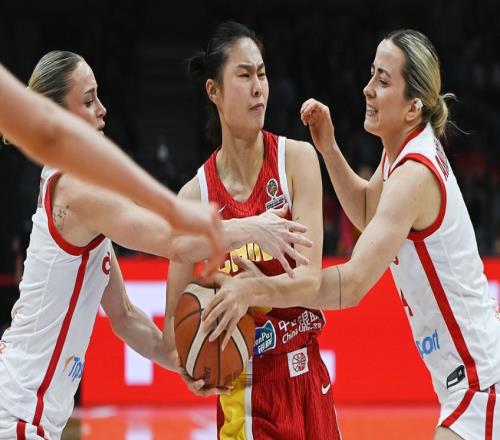 出線！中國(guó)女籃8474后，明白宮魯鳴為何重用新人，真是用心良苦