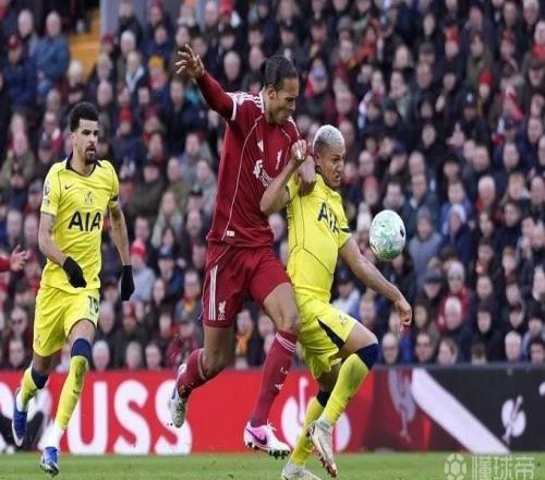 天空：如今的利物浦完全無法掌控比賽，鋒線和后防問題都很大