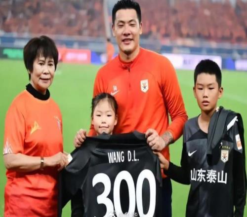 大連英博門(mén)將位置或迎來(lái)新大魚(yú)首秀，踢上港就將亮相，值得期待