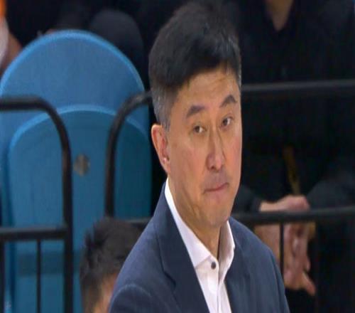 廣東隊輸給遼寧16分！球迷：杜鋒應(yīng)向楊鳴學(xué)習(xí)，主動辭職