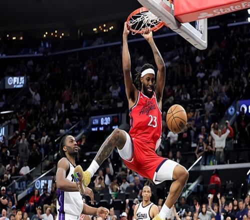 場(chǎng)上效果其實(shí)相當(dāng)不錯(cuò)，但快船還是不愿意給內(nèi)線新援多些機(jī)會(huì)