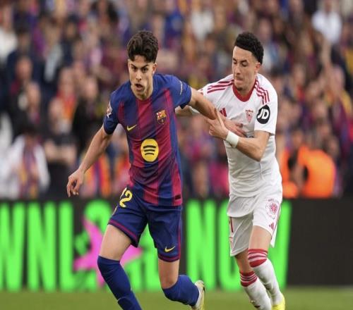 TA：巴萨小将埃斯帕特最初踢中场，因右后卫缺人才换了位置